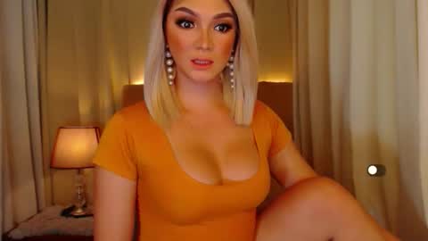 Leah online show from May 6, 3:29 pm