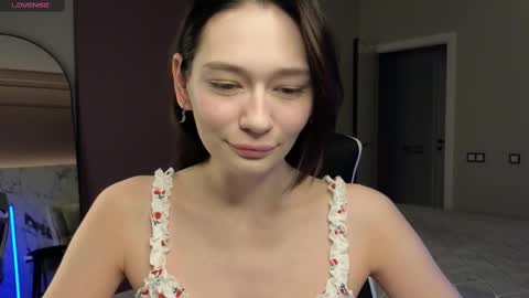 Snapshot of misty_roseee chatting on February 14, 5:19 am misty_roseee online show from February 14, 5:19 am