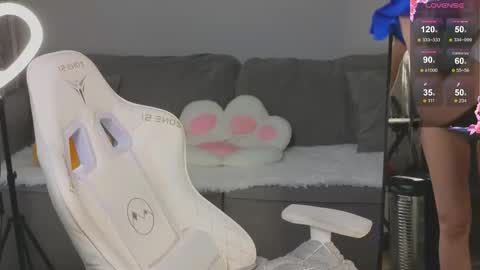 Snapshot of misty_roseee chatting on October 1, 2:27 pm misty_roseee online show from October 1, 2:27 pm