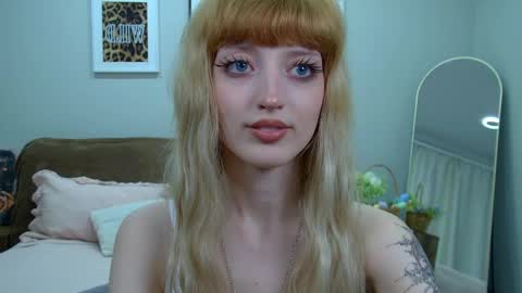 Misty online show from April 18, 5:15 pm