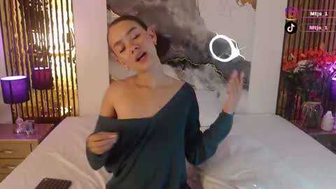 Mtica Brennet online show from March 7, 3:39 am