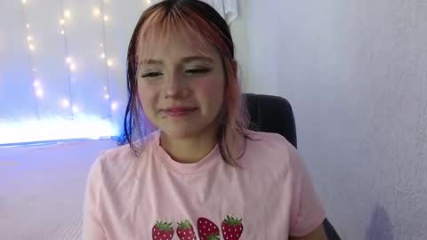 mixie_cute online show from December 1, 8:00 pm