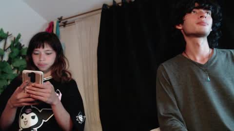 Naomi and Nekorii online show from April 7, 3:30 am