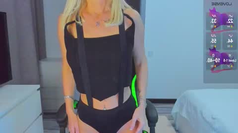 Miya online show from October 31, 2:06 pm