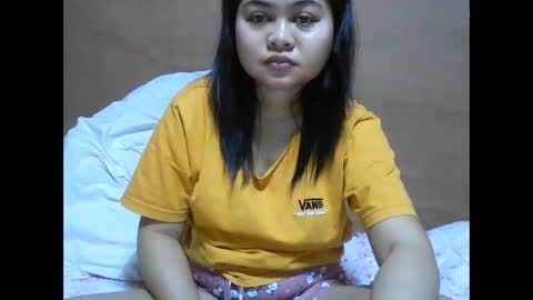 Cutiepie online show from December 4, 7:33 am