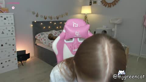 mj  online show from December 20, 8:34 pm