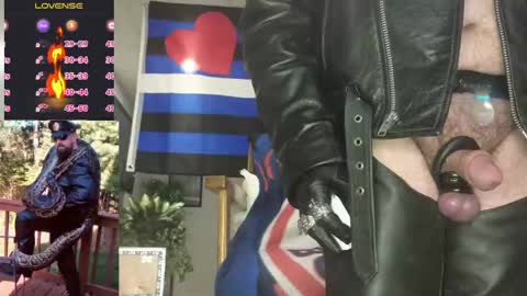 SMOKINsnakeEYEZ online show from May 29, 11:36 pm