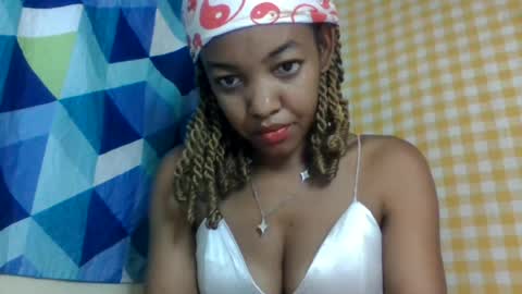 mmyriame online show from July 4, 7:28 pm