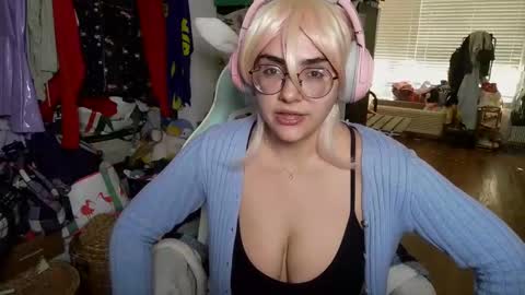 The Mochi Rainbow Variety Show online show from January 8, 8:07 pm