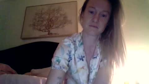 mockingbirds91 online show from March 31, 4:13 am