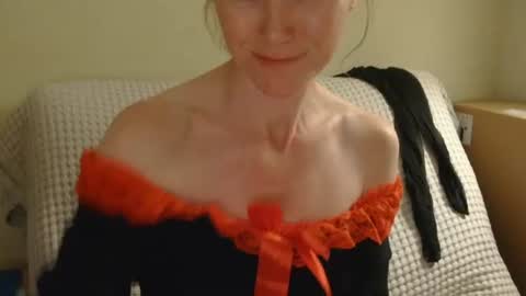 Aurora online show from February 12, 12:25 am