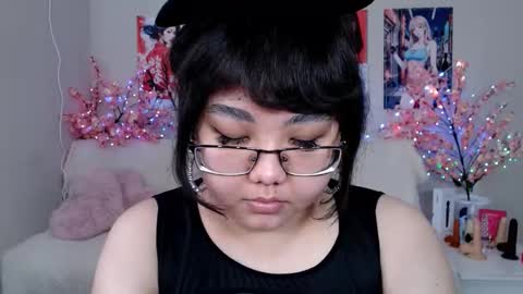 Molly online show from March 12, 5:22 am