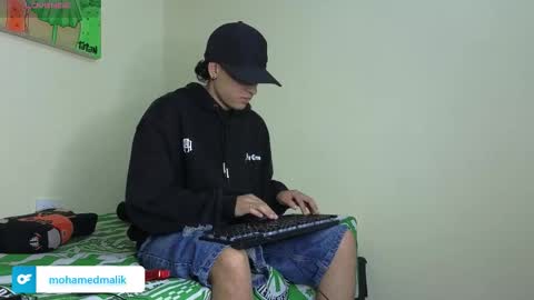 mohamed_malik online show from December 4, 11:37 pm