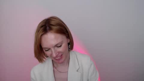 mollilove online show from May 20, 9:49 am