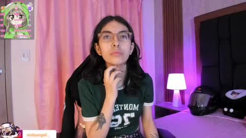 Molly online show from April 6, 3:02 pm