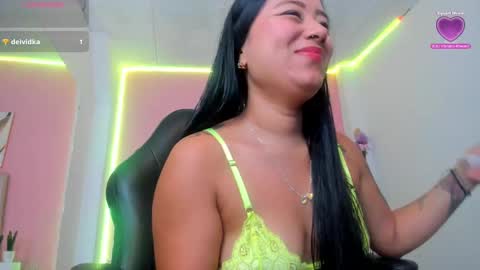    online show from November 6, 12:52 pm