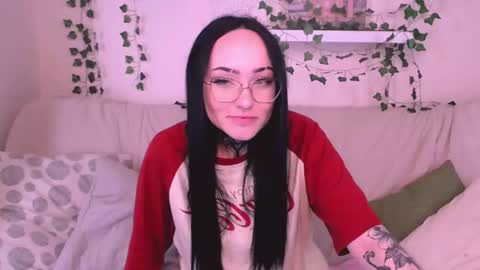 molly_kisss online show from September 14, 4:15 am