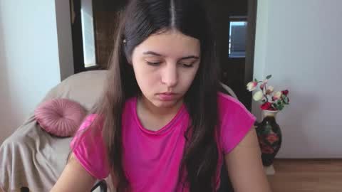 Snapshot of molly_owens chatting on October 5, 7:17 am Molly Owens online show from October 5, 7:17 am