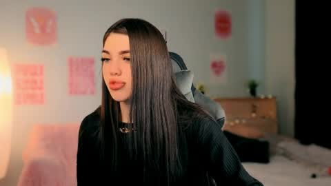 Molly online show from April 10, 6:30 am