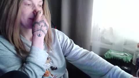 I have new photos come and see with love Molly online show from September 15, 12:50 pm