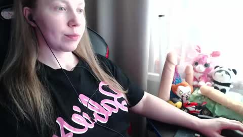 I have new photos come and see with love Molly online show from June 6, 7:03 am