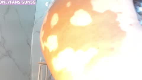  MOLLY  GUNSG online show from October 18, 8:24 pm