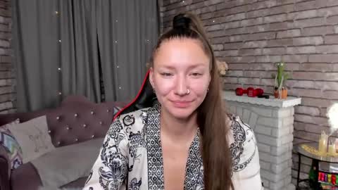 hi im Molly heregreat boobs big heart  warm pussy  online show from April 25, 12:24 am