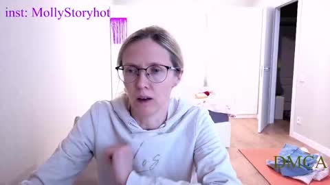 AngelMomm online show from March 22, 8:40 am