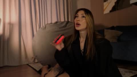 Molly online show from November 17, 10:40 am