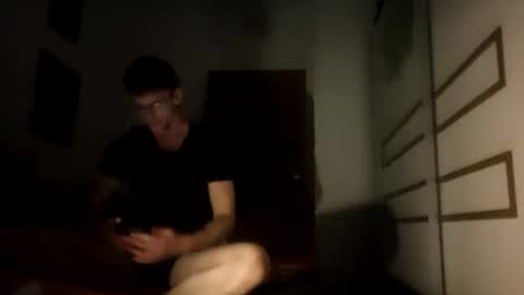 Snapshot of molnaratti14 chatting on March 3, 4:03 am Oszkr online show from March 3, 4:03 am