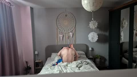 Snapshot of molnaratti14 chatting on January 5, 10:43 am Oszkr online show from January 5, 10:43 am