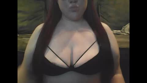 Snapshot of mommies_mooseknuckle chatting on October 6, 1:23 am mommies_mooseknuckle online show from October 6, 1:23 am