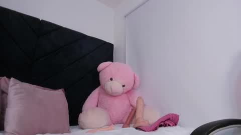 Momo  online show from February 25, 4:05 am