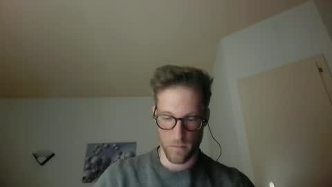 moms_little_monster online show from December 15, 9:20 pm