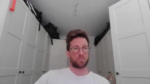 moms_little_monster online show from April 22, 9:16 am