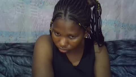 momsdoll online show from April 14, 8:06 am