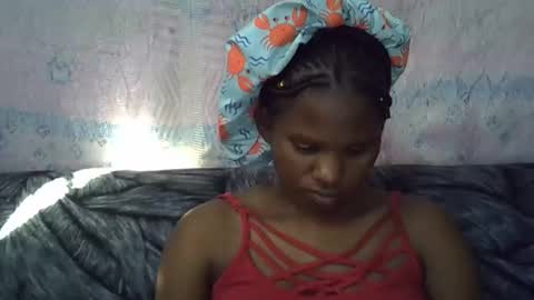 momsdoll online show from April 5, 1:08 pm