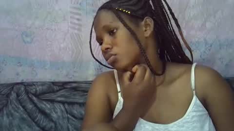 momsdoll online show from April 11, 7:45 am