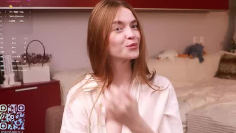 Mona online show from October 1, 6:18 pm