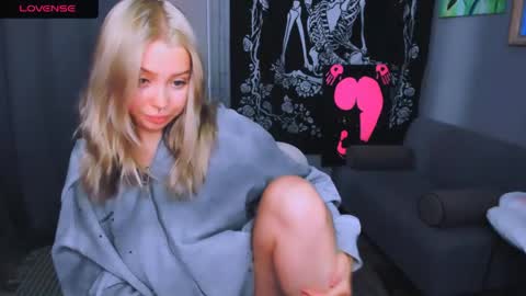   online show from April 30, 3:22 am