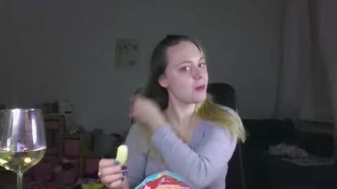 monarise online show from April 3, 7:32 pm