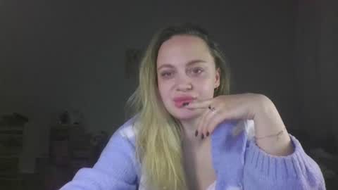 monarise online show from April 11, 8:13 pm