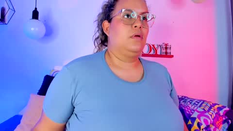 Snapshot of monica_bbw_ chatting on January 17, 12:42 am aleja independent model online show from January 17, 12:42 am
