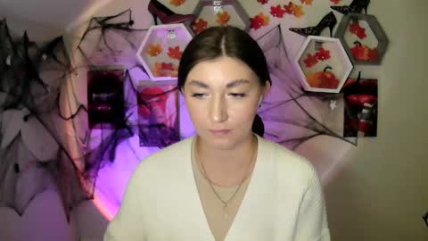 sweet girl and shine body online show from October 10, 12:00 pm