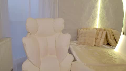 Ask me online show from December 21, 12:00 pm