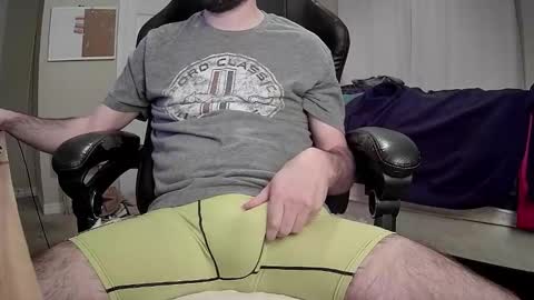 Snapshot of monkey_4u chatting on October 13, 12:34 am monkey_4u online show from October 13, 12:34 am