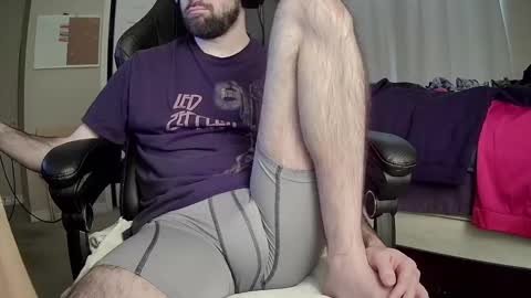 Snapshot of monkey_4u chatting on December 12, 7:15 pm monkey_4u online show from December 12, 7:15 pm