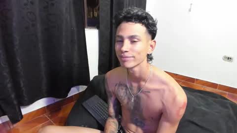 monkeyd_66 online show from September 12, 2:13 am