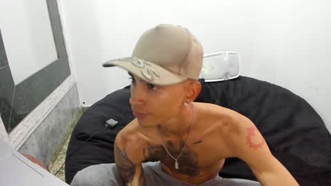 monkeyd_66 online show from January 26, 3:38 am