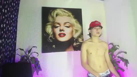 monky_0002 online show from June 17, 7:08 pm